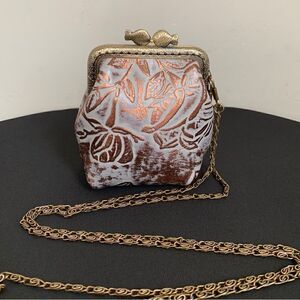 Vintage Style Handmade Leather Floral Embossed Fish-Kisslock Coin Purse & Chain